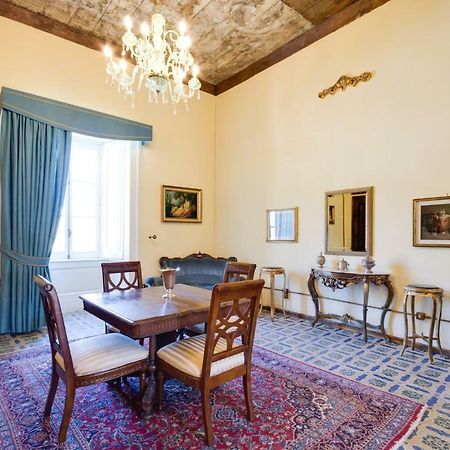 Castello Di Caccuri Suites ภายนอก รูปภาพ