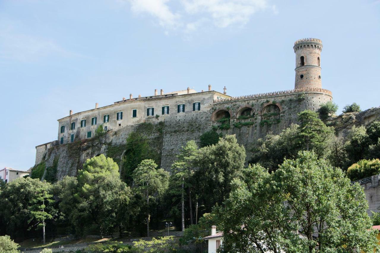 Castello Di Caccuri Suites ภายนอก รูปภาพ