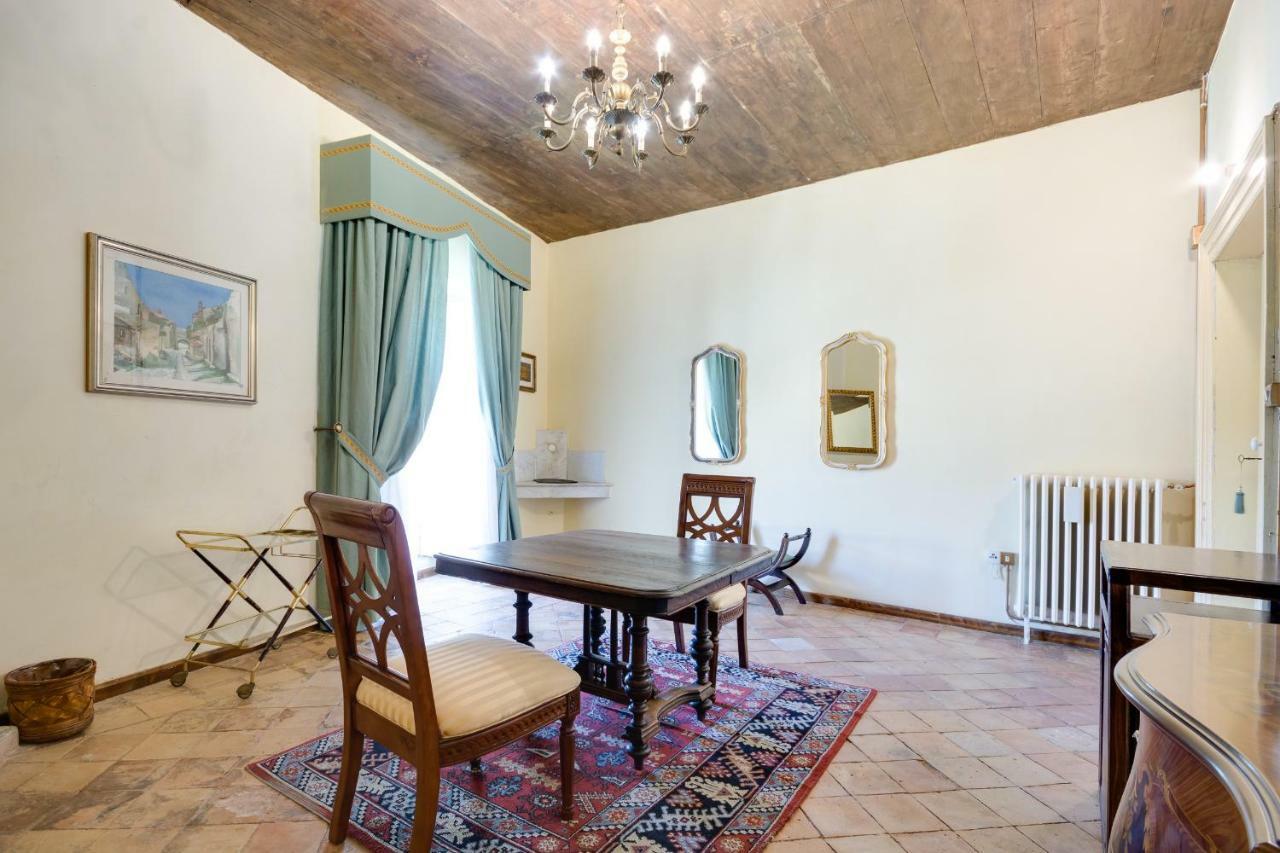 Castello Di Caccuri Suites ภายนอก รูปภาพ