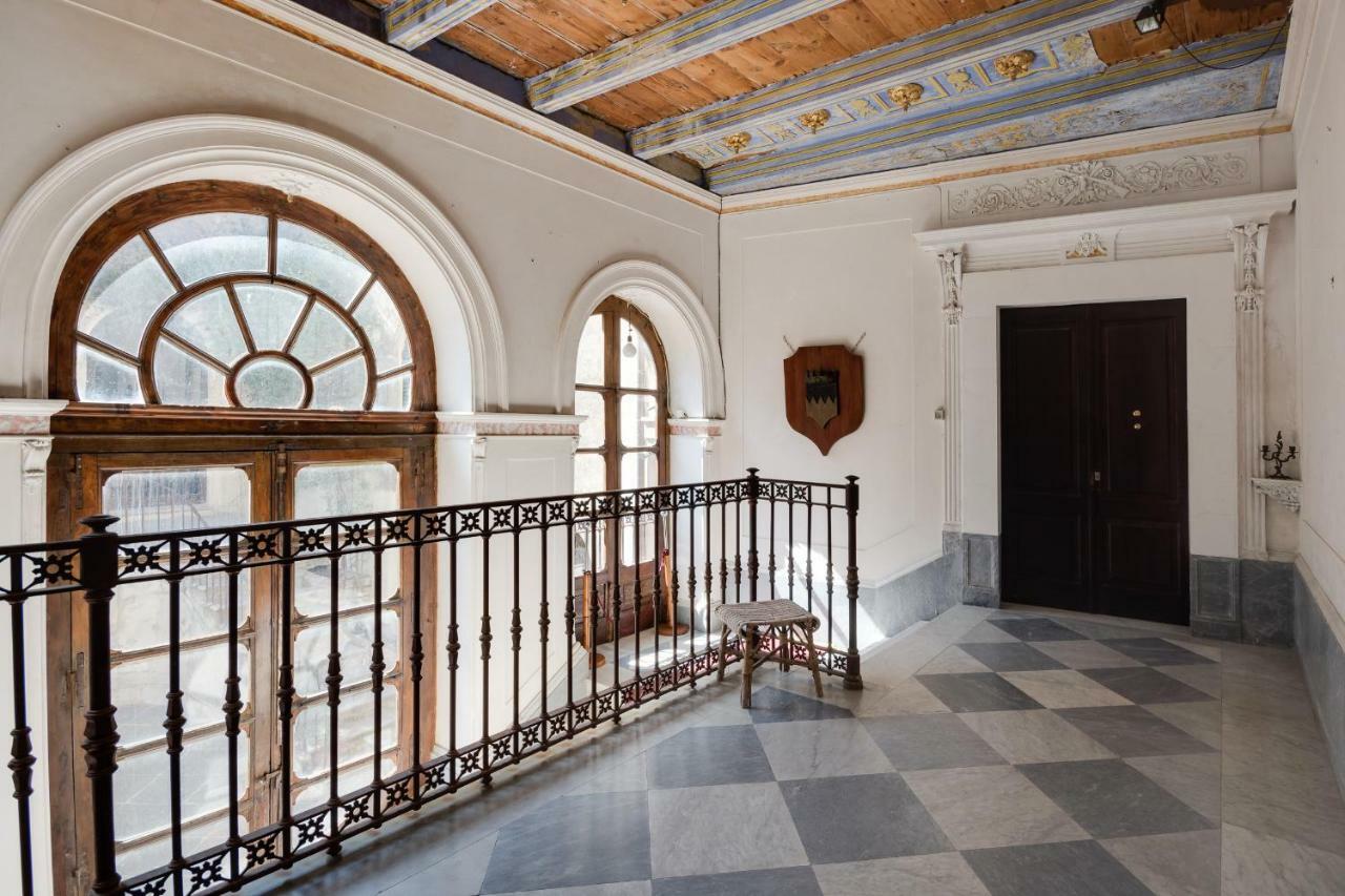 Castello Di Caccuri Suites ภายนอก รูปภาพ