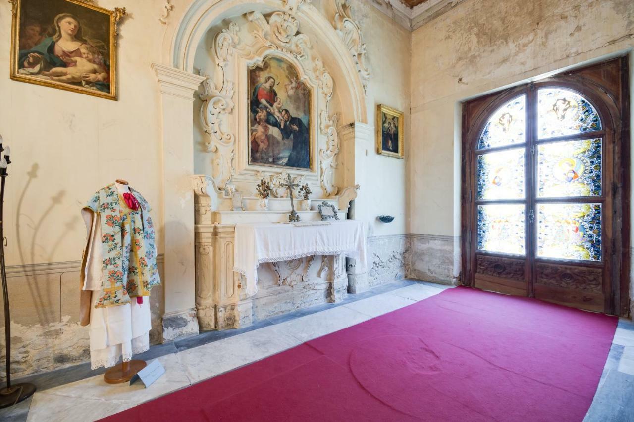 Castello Di Caccuri Suites ภายนอก รูปภาพ