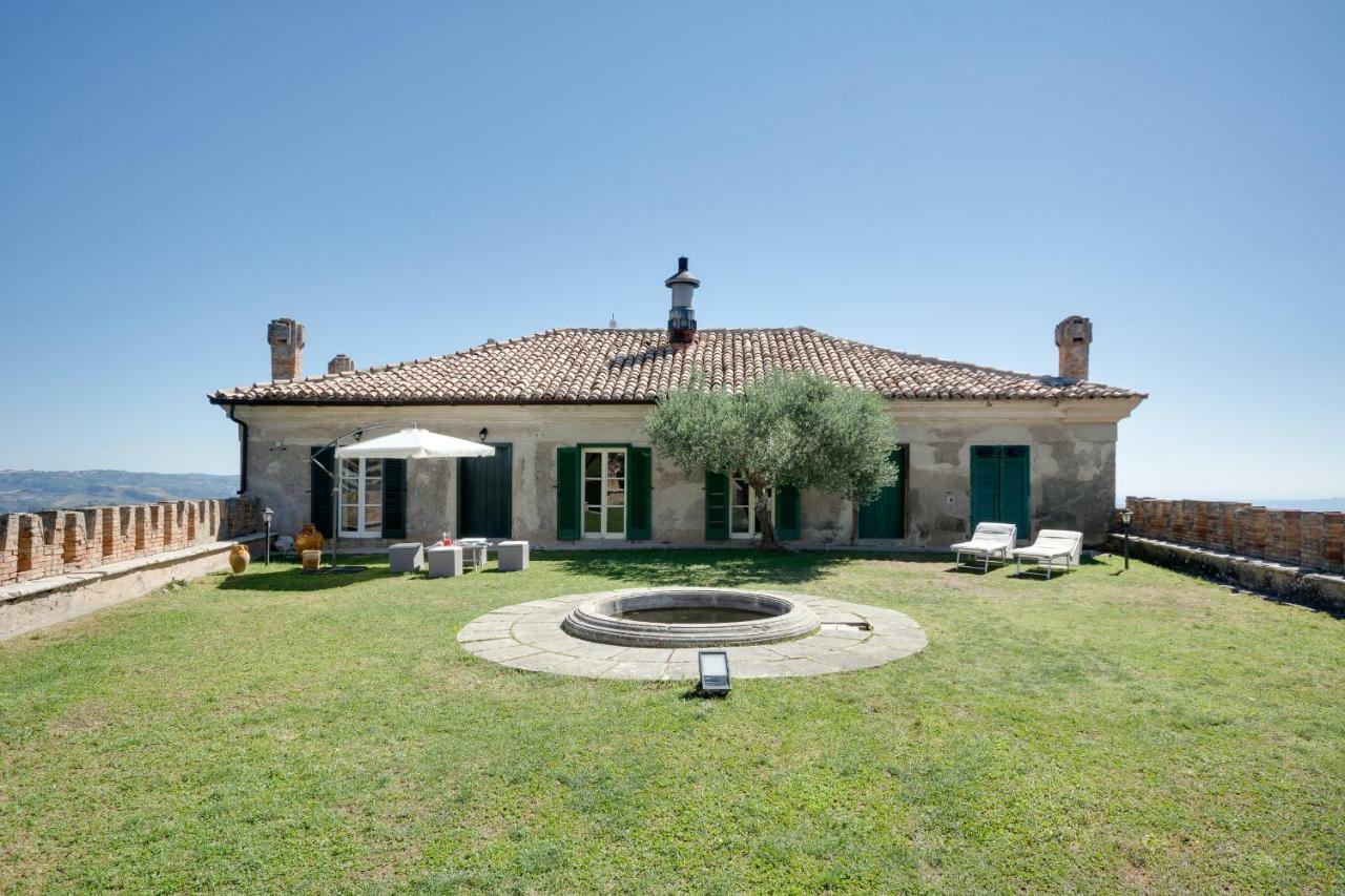 Castello Di Caccuri Suites ภายนอก รูปภาพ