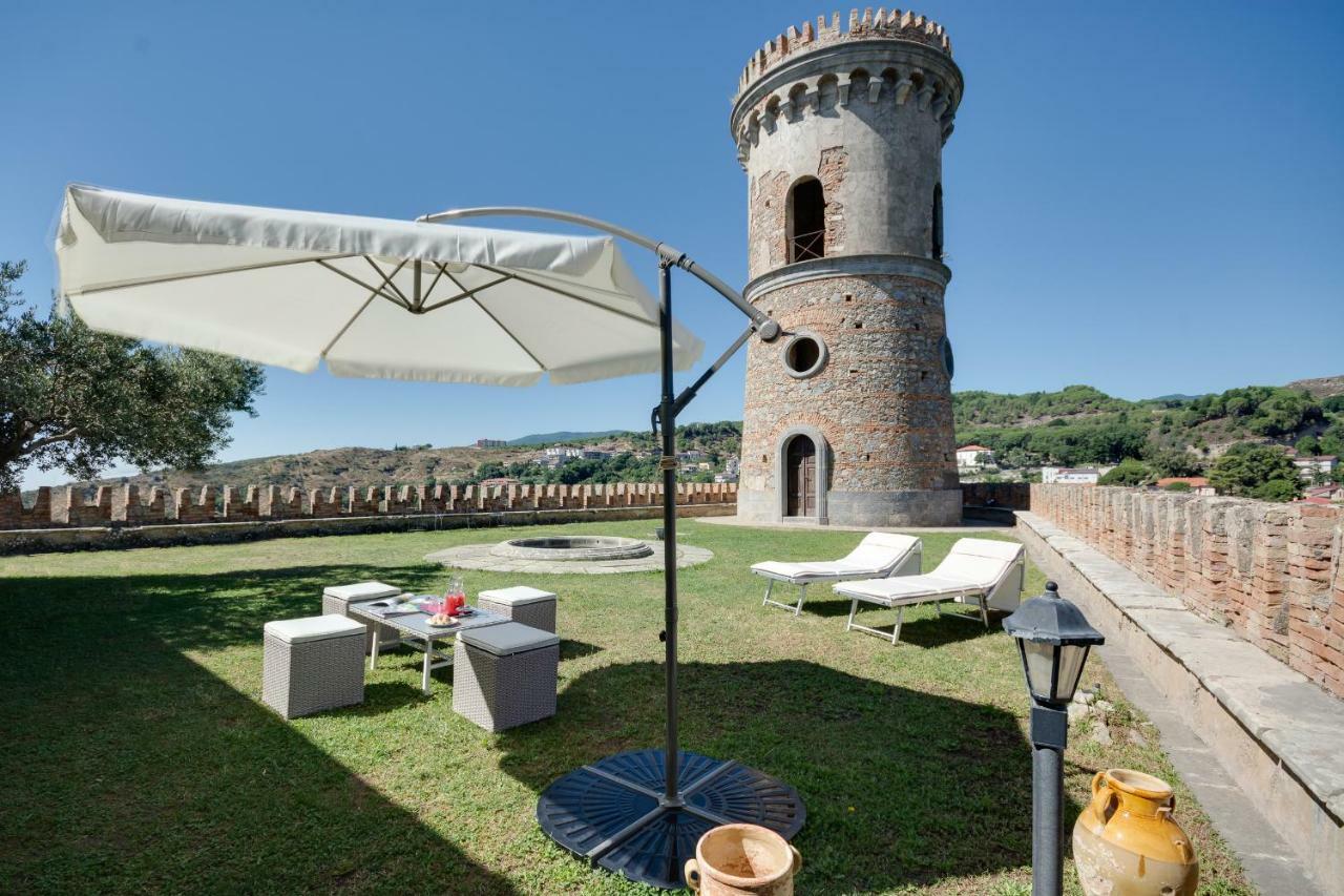 Castello Di Caccuri Suites ภายนอก รูปภาพ