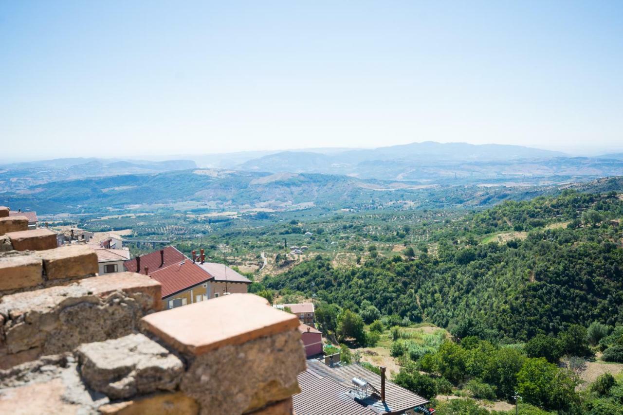 Castello Di Caccuri Suites ภายนอก รูปภาพ